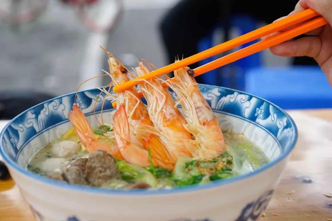惊了！深圳居然能吃到20元的鲜虾面！