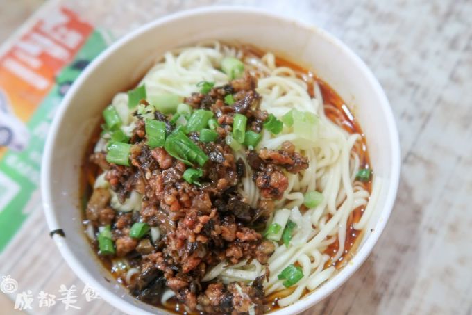 成都公交车终点站等于美食沙漠?石羊场的土著们不服!