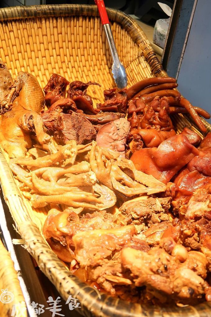 成都公交车终点站等于美食沙漠?石羊场的土著们不服!