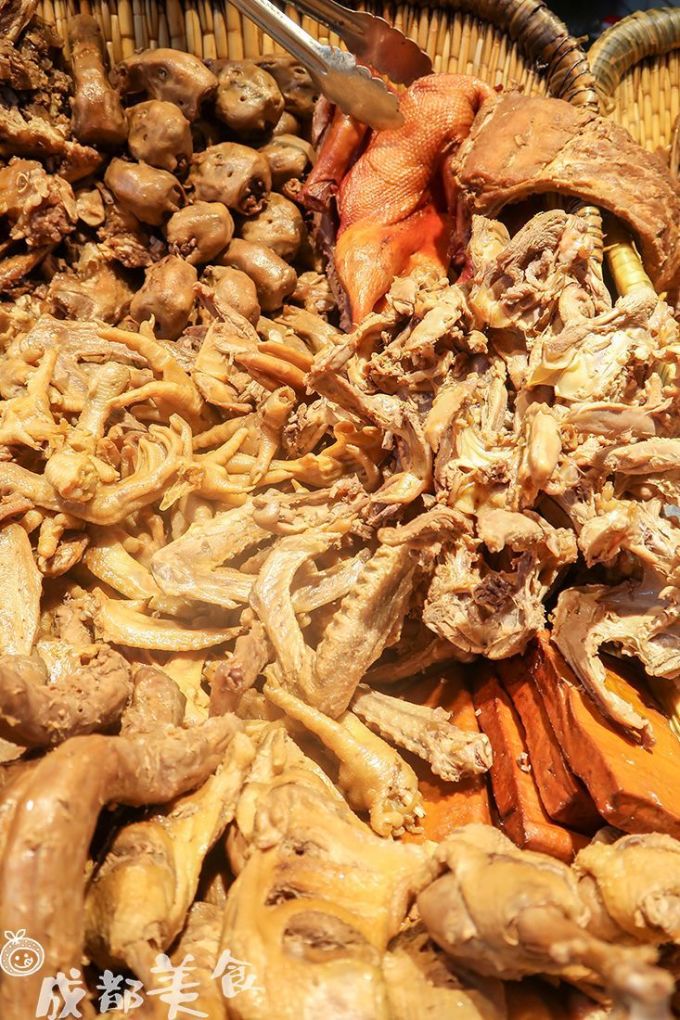 成都公交车终点站等于美食沙漠?石羊场的土著们不服!