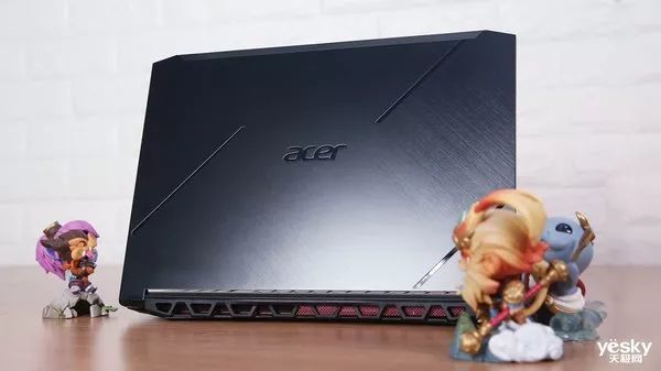 硬朗凶悍的轻薄游戏本 Acer暗影骑士轻刃评测
