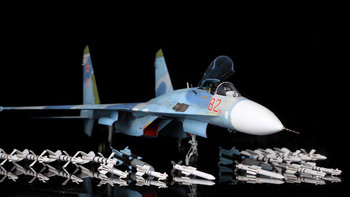 制作完成1/72 SU-27 模型