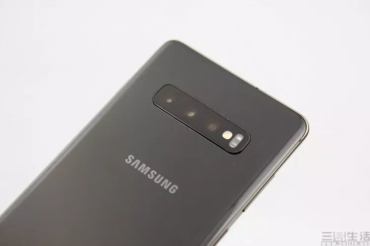 不存在妥协的究极旗舰：三星Galaxy S10+评测