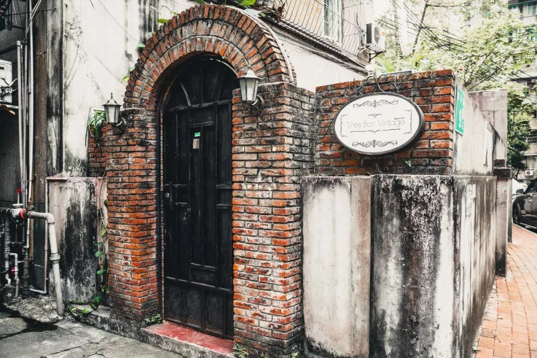 法国留学11年的「打死老板娘」，在广州富人区开了一家二手复古店​