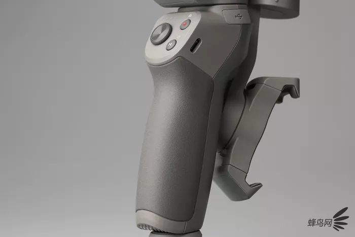 易用能折叠的稳定器，大疆OSMO Mobile3评测