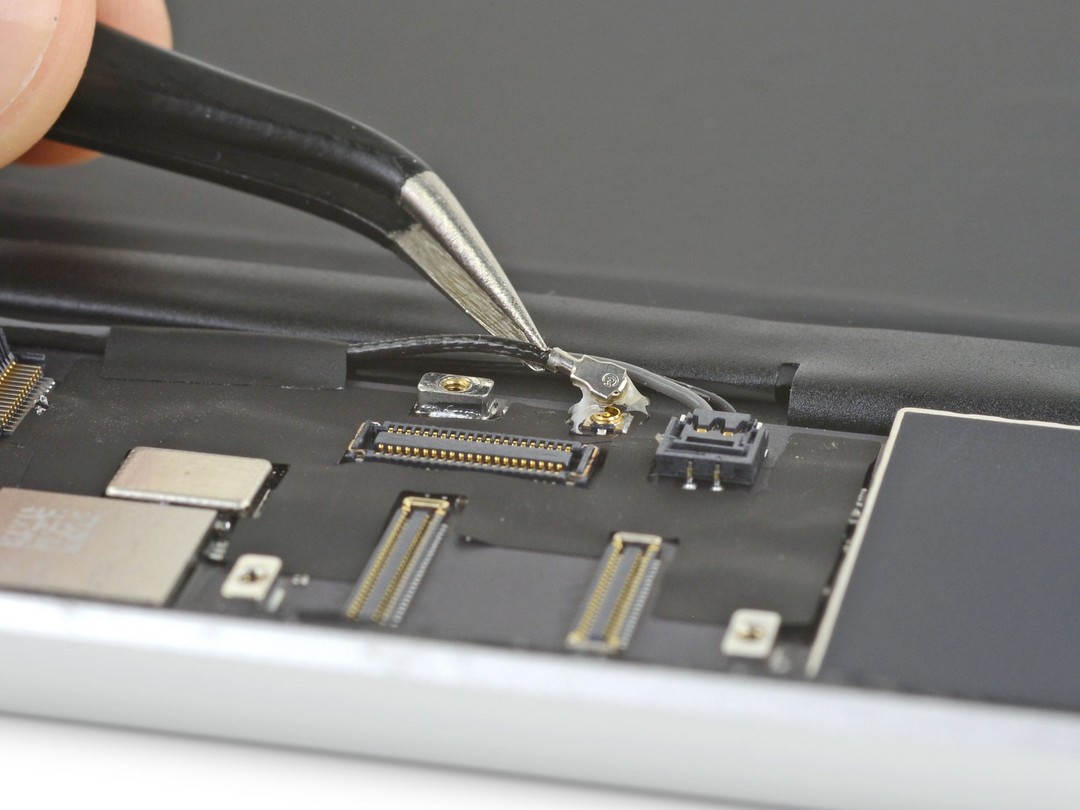 3GB运存 电池容量不变 | 10.2英寸 新iPad(2019)拆机图解