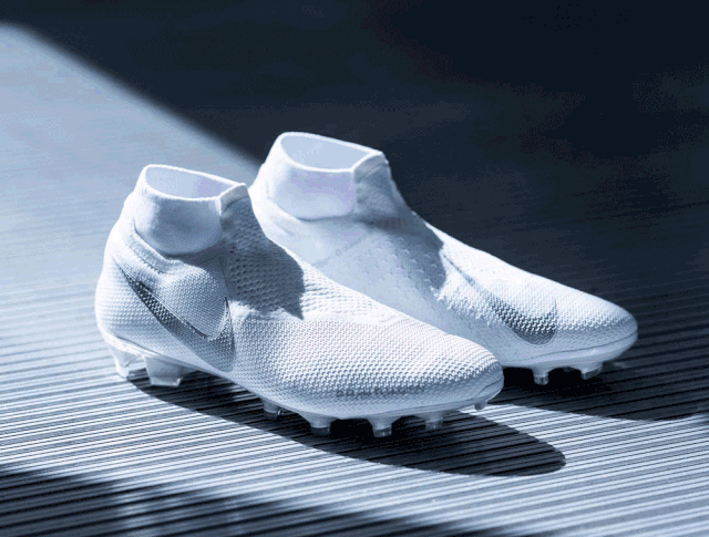 耐克发布“Nouveau White Pack”足球鞋套装