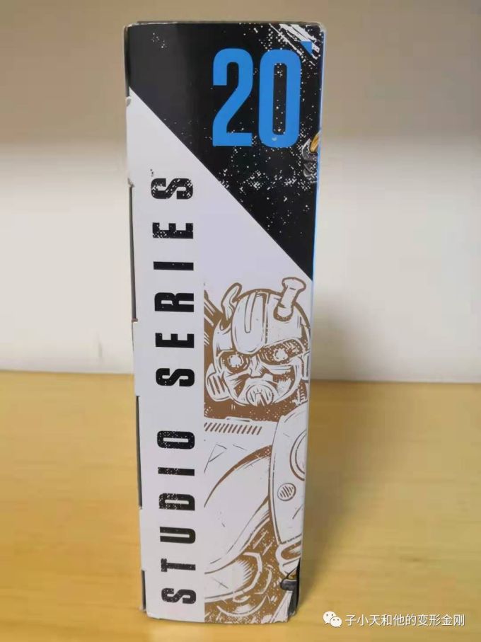 【评玩具】子小天:Movie杨测评《SDCC展会限定SS20甲壳虫大黄蜂&恐龙磁带套装 电影与动画的巧妙结合》