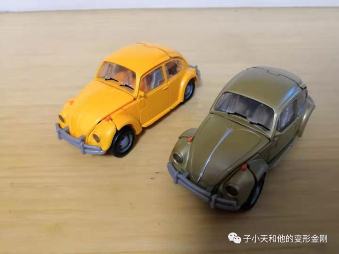 【评玩具】子小天:Movie杨测评《SDCC展会限定SS20甲壳虫大黄蜂&恐龙磁带套装 电影与动画的巧妙结合》