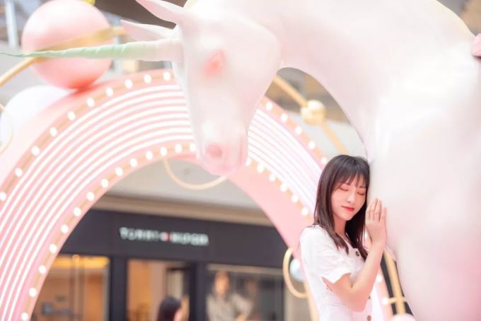 这个偏爱童话与梦幻的80后男孩,将少女心王国搬到了珠海
