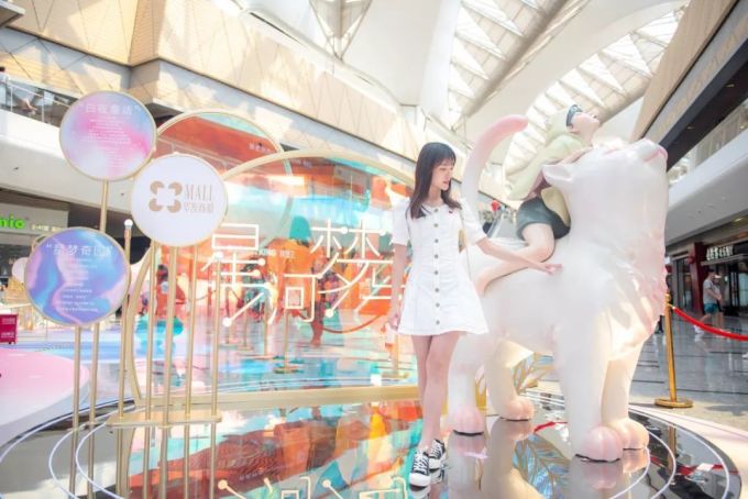 这个偏爱童话与梦幻的80后男孩,将少女心王国搬到了珠海