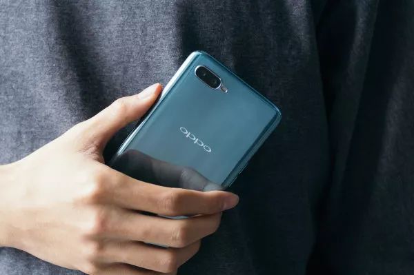 OPPO R15x综合评测：外观鲜活有内涵 配置均衡价格公道