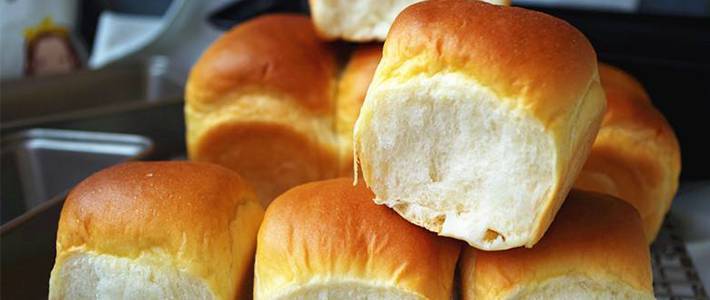 如何轻松做出柔软拉丝的面包？推荐这个简单配方，一次发酵就搞定！