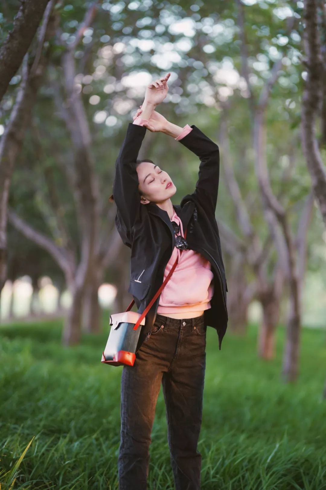 不同风格的女生，怎样在普通的搭配中穿出与众不同的时髦感？