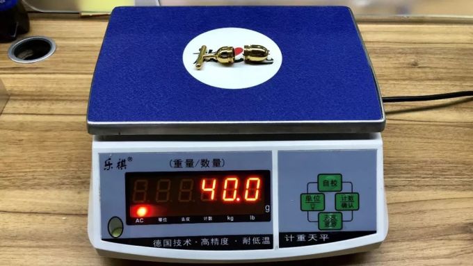 700块的黄金棒美容仪真有黄金?拆完发现一个秘密
