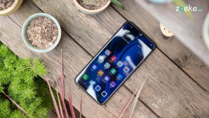 哪怕vivo U3x只是台百元机,vivo也将它武装到牙齿