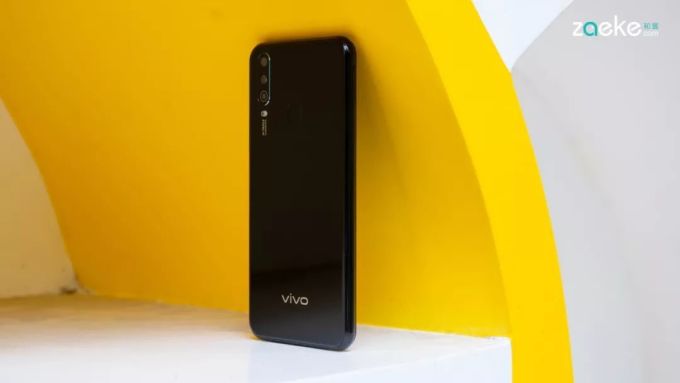 哪怕vivo U3x只是台百元机,vivo也将它武装到牙齿
