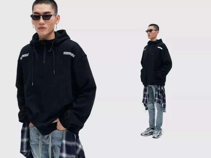 潮闻快食|经典「雪山」羽绒服再现!Off-White™发布新Logo设计T恤