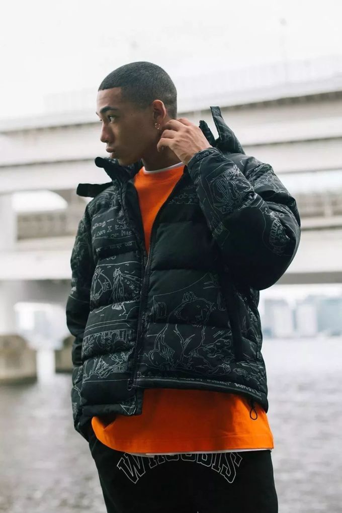 潮闻快食|经典「雪山」羽绒服再现!Off-White™发布新Logo设计T恤