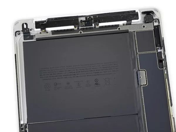iPad 7拆解：内存增至3GB，维修不轻松