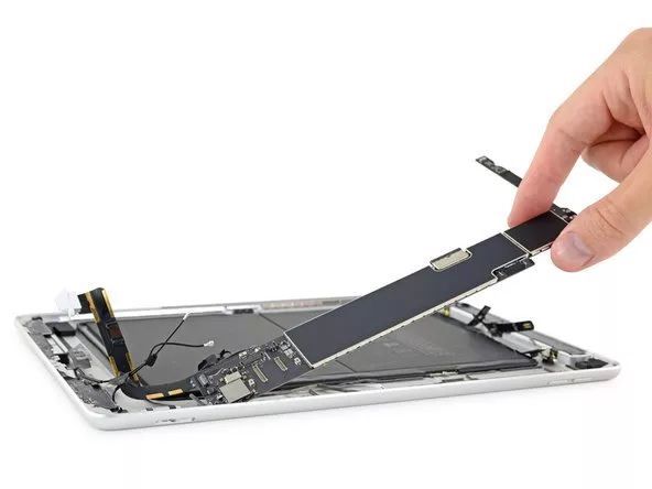 iPad 7拆解：内存增至3GB，维修不轻松