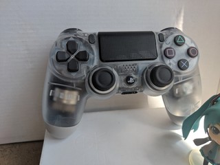 透明ps4手柄，嘚瑟一下…