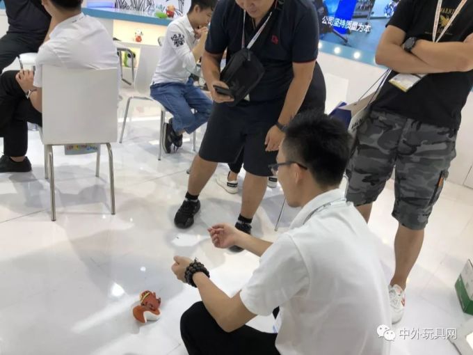 这两款玩具能让人感受到养宠物的乐趣?【中外玩具网测评】