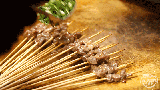 盟重烈火牛肉暴风来袭!今日起闯荡解放西,进店就能免费撸串