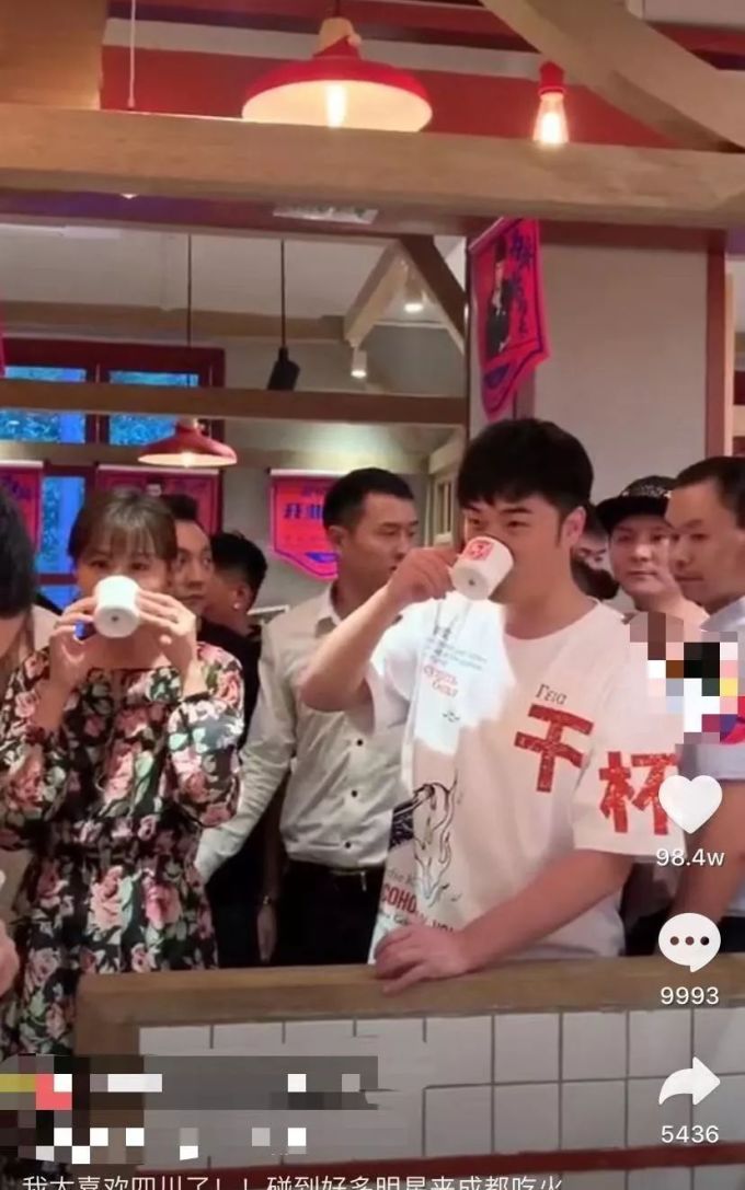 明星来成都下馆子,居然去的都是这几家……
