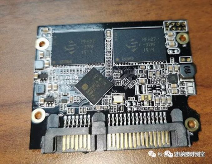 零售级固态惊现SLC颗粒!不过运行在QLC模式