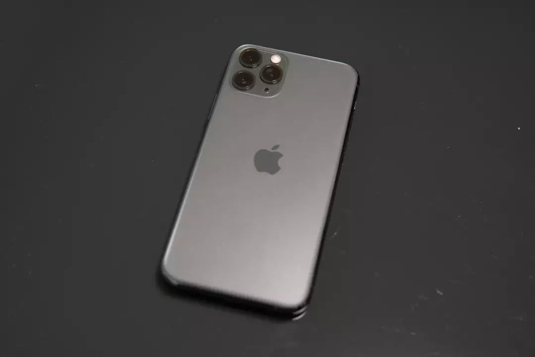 网友投稿：iPhone 11 Pro 午夜綠 全新開箱+深入評測+個人評論+實用技巧 