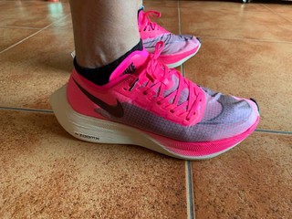 NIKE ZOOMX NEXT%