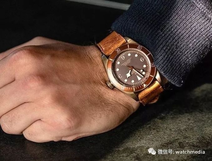 秋天来了,你只知道换衣服?其实手表也要换!