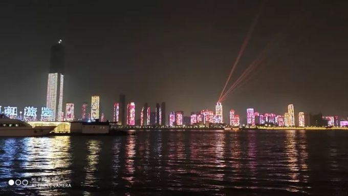 小米9 Pro 5G评测:战斗天使转型职业OL?