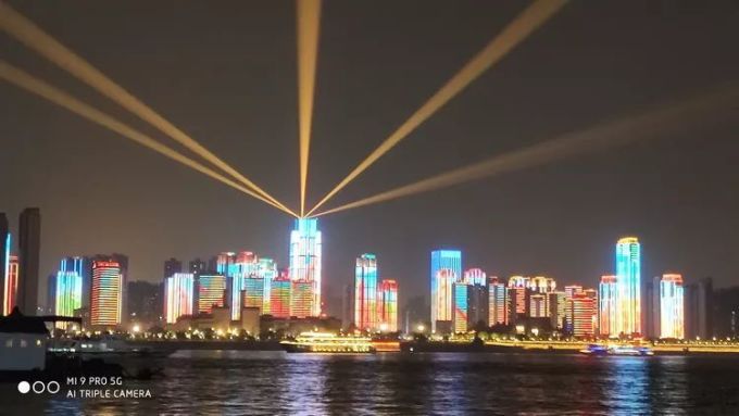 20110425673882.jpg 小米9 Pro 5G评测:战斗天使转型职业OL?