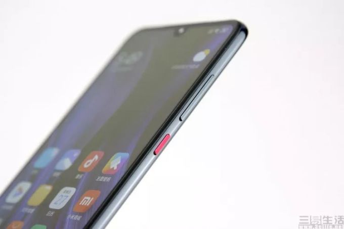 20112135901209.jpg 小米9 Pro 5G评测:战斗天使转型职业OL?