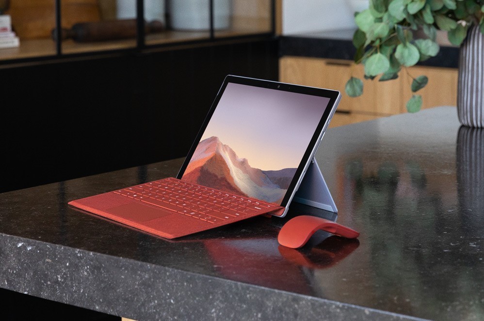 微软Surface Pro7 12.3英寸平板电脑正式开卖，i3/4GB/128GB乞丐版版售5788元