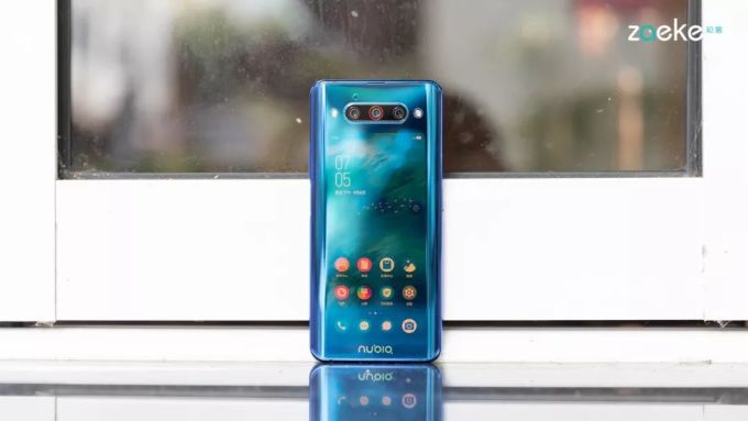 换上“星空蓝”的衣裳,努比亚Z20的护眼也更进一步