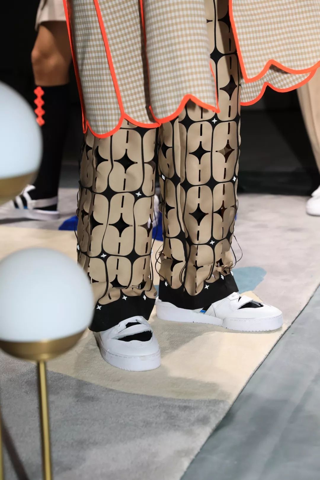 潮闻快食 | adidas Originals 2020 上海时装周回顾，Carhartt WIP x FPAR 联名系列发布