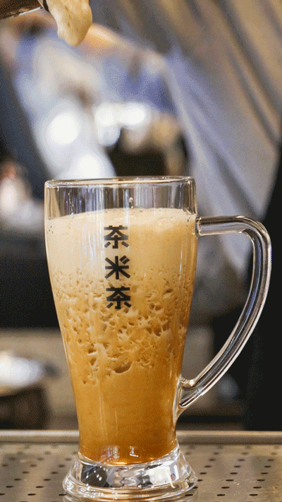 网红大红袍珍奶“单飞”?C位“空降”西湖旁!