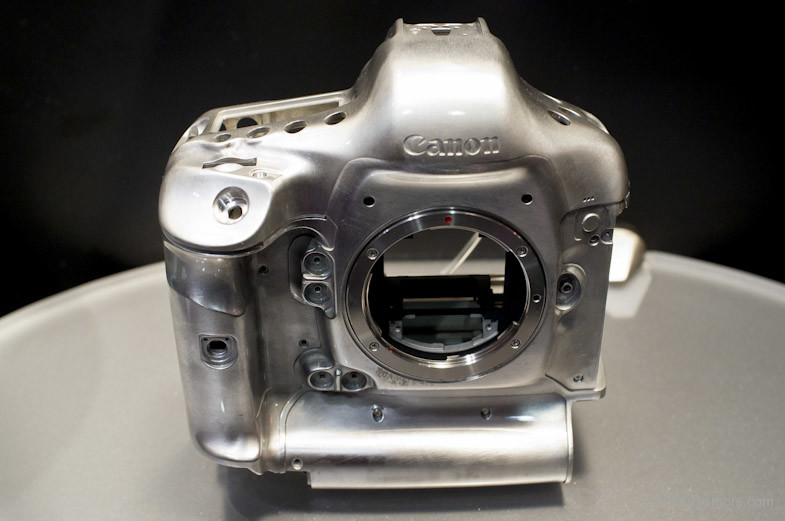 摄影新闻：即将发布的富士X-Pro3微单相机售价可能会超过2100美元