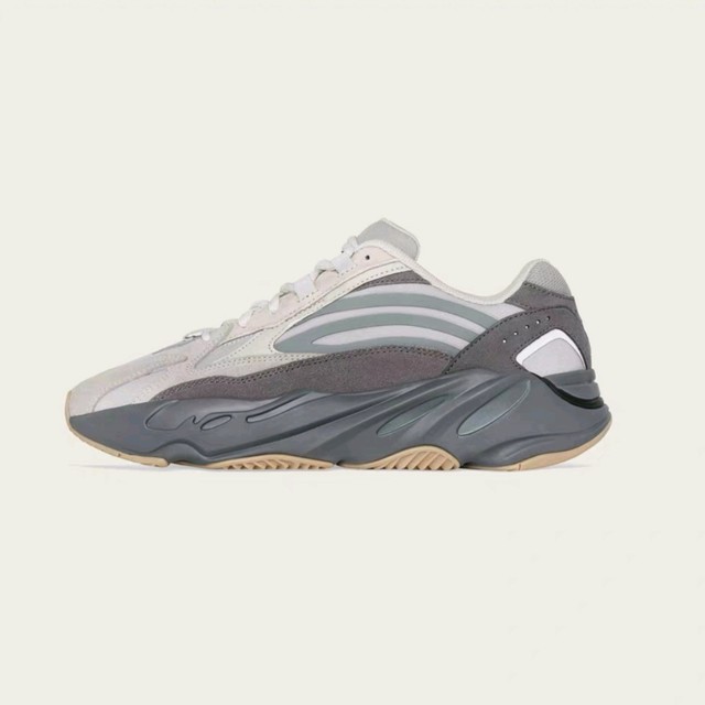 YEEZY BOOST 700