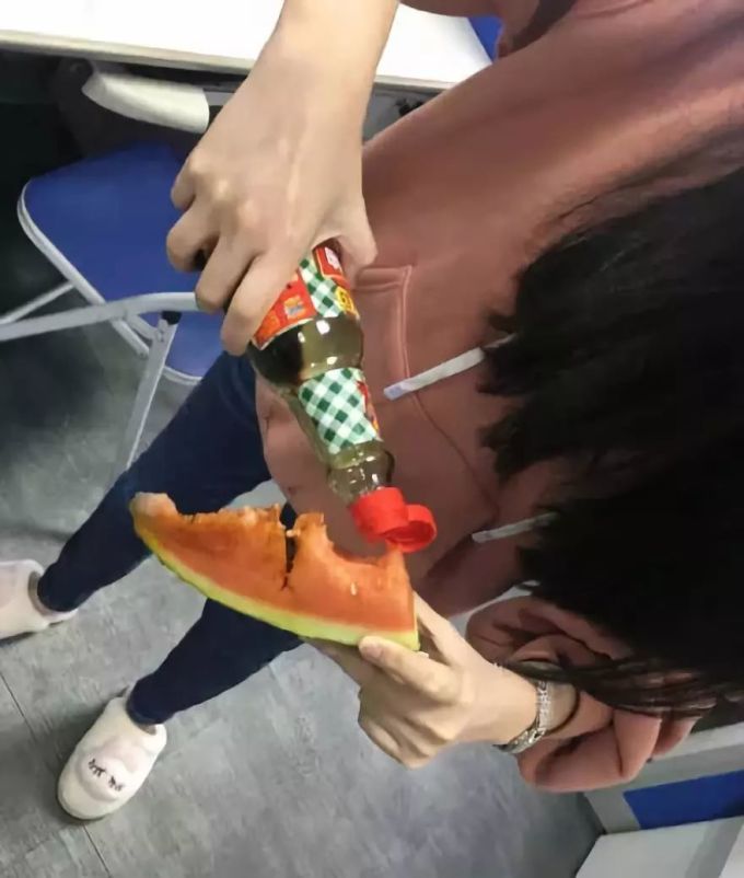 广东土豪:鲍参翅肚,都不如一碗豉油捞饭!