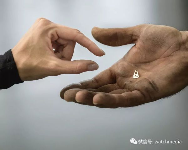 现在还有接近100%的纯手工制表吗?也许,有!