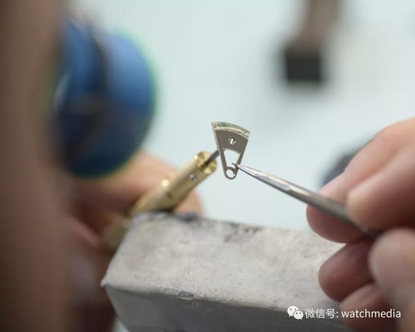 现在还有接近100%的纯手工制表吗?也许,有!