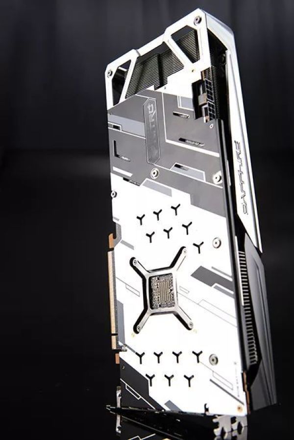 蓝宝石 RX 5700 XT Nitro+ 超白金评测:超白金品质,不负众望