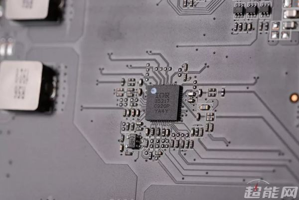 蓝宝石 RX 5700 XT Nitro+ 超白金评测:超白金品质,不负众望