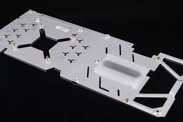 蓝宝石 RX 5700 XT Nitro+ 超白金评测:超白金品质,不负众望