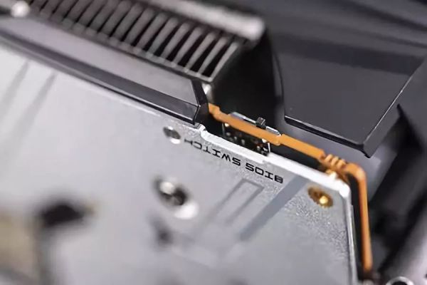 蓝宝石 RX 5700 XT Nitro+ 超白金评测:超白金品质,不负众望