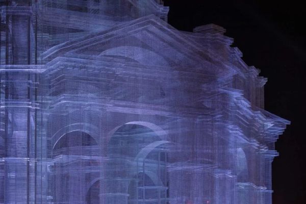 他用铁丝网打造出的惊人作品,比3D网格建模还牛!